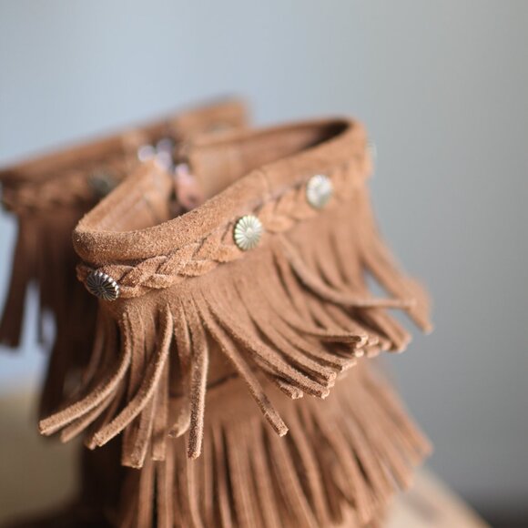 Minnetonka tan suede fringe leather moccasin boots youth girls shoes 13 - Picture 6 of 7